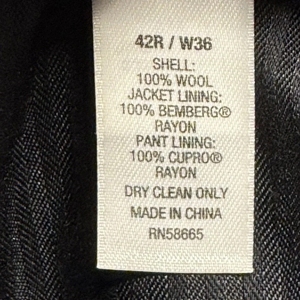 John W Nordstrom Travel Wool Suit Mens‎ 42R 36x28 Charcoal Gray Italian Wool NWT